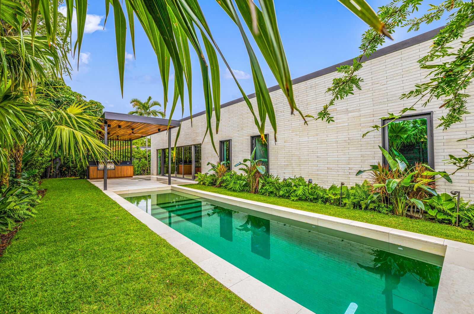 72 House — pool and garden