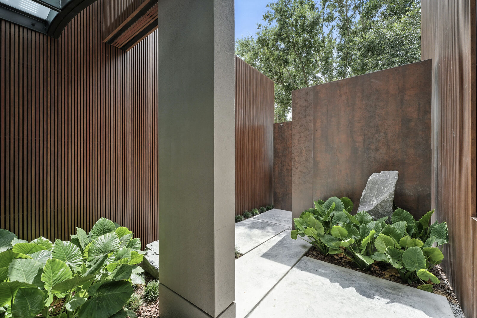 Temple House — completed work, photograph 03
