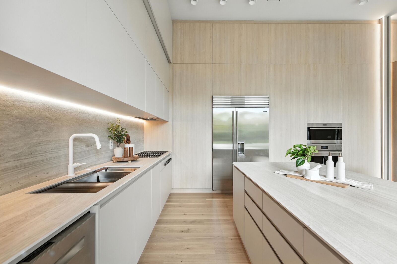 Dragon Millwork — installed kitchen, Temple House