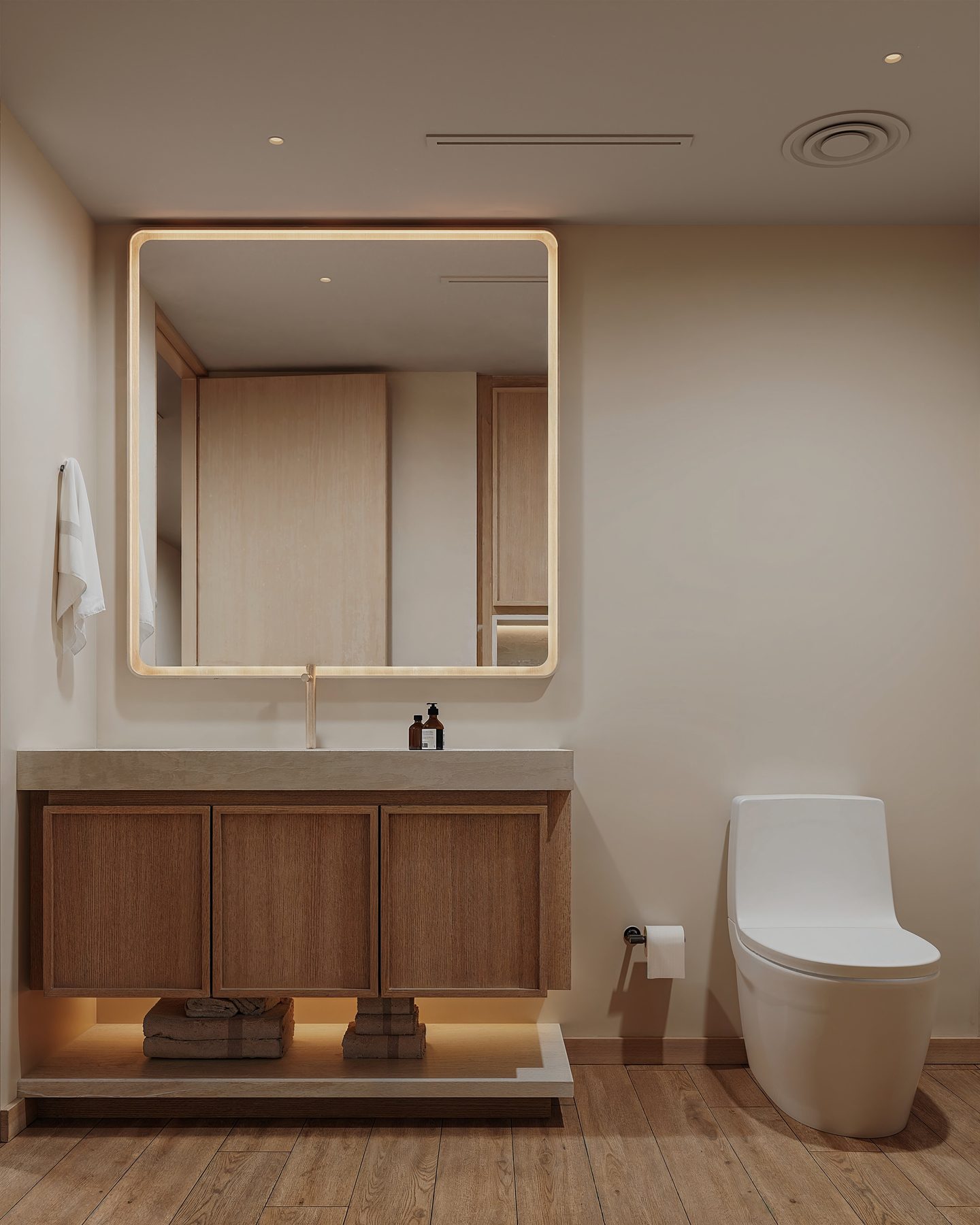 72 House — view 07