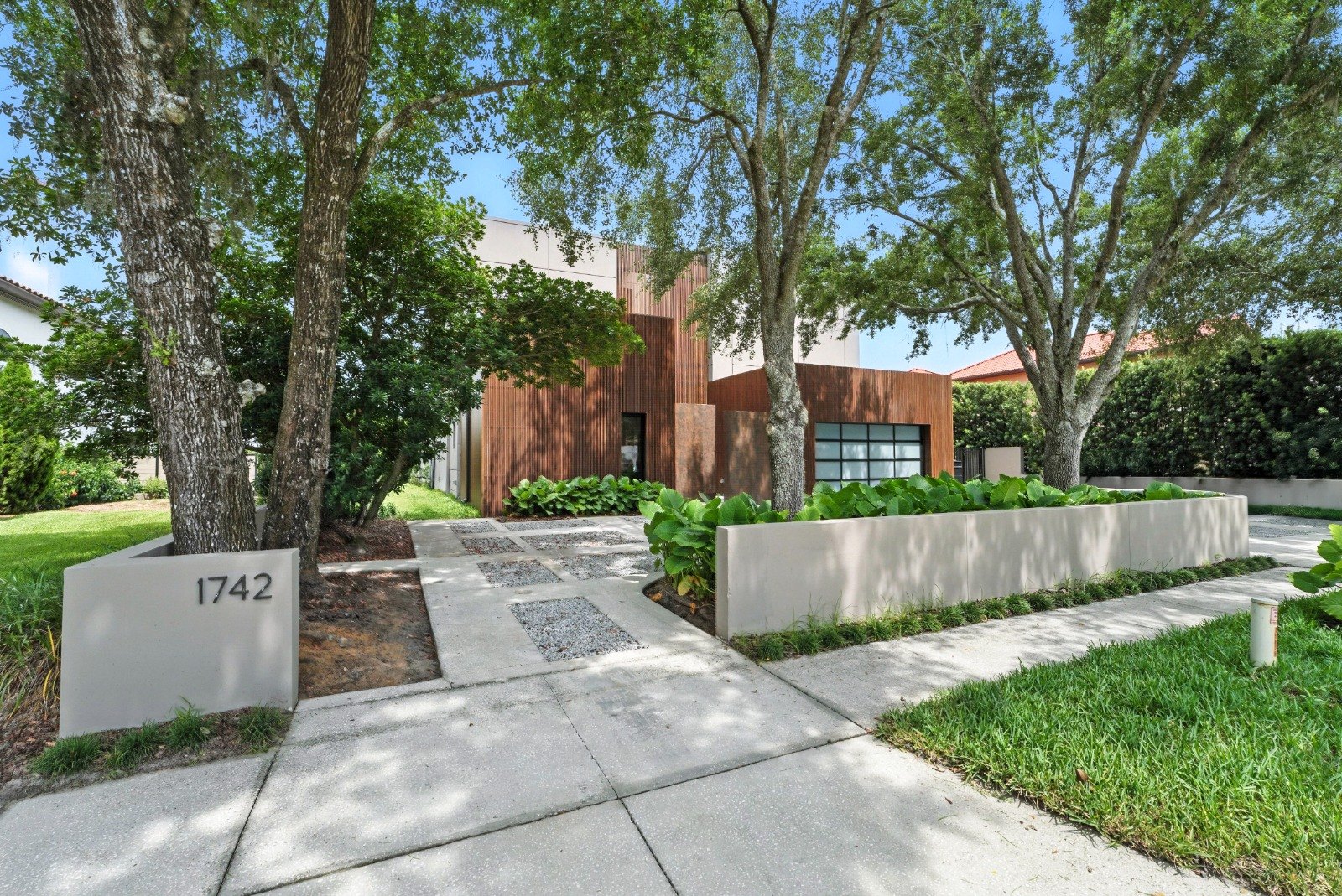 Temple House — view 03